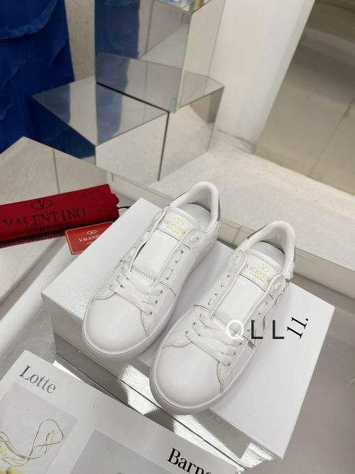 Picture of Valentino Shoes _SKUValentino072818sz34-45LL20003